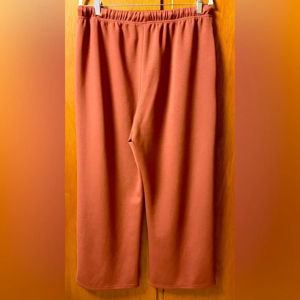 Cueply Two-Piece Matching Lounge Set - Picture 11 of 13